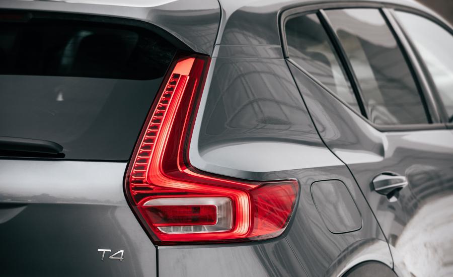 Детали экстерьера Volvo XC40 T4 Momentum 2018 года  (NA) (фото 26 из 36)